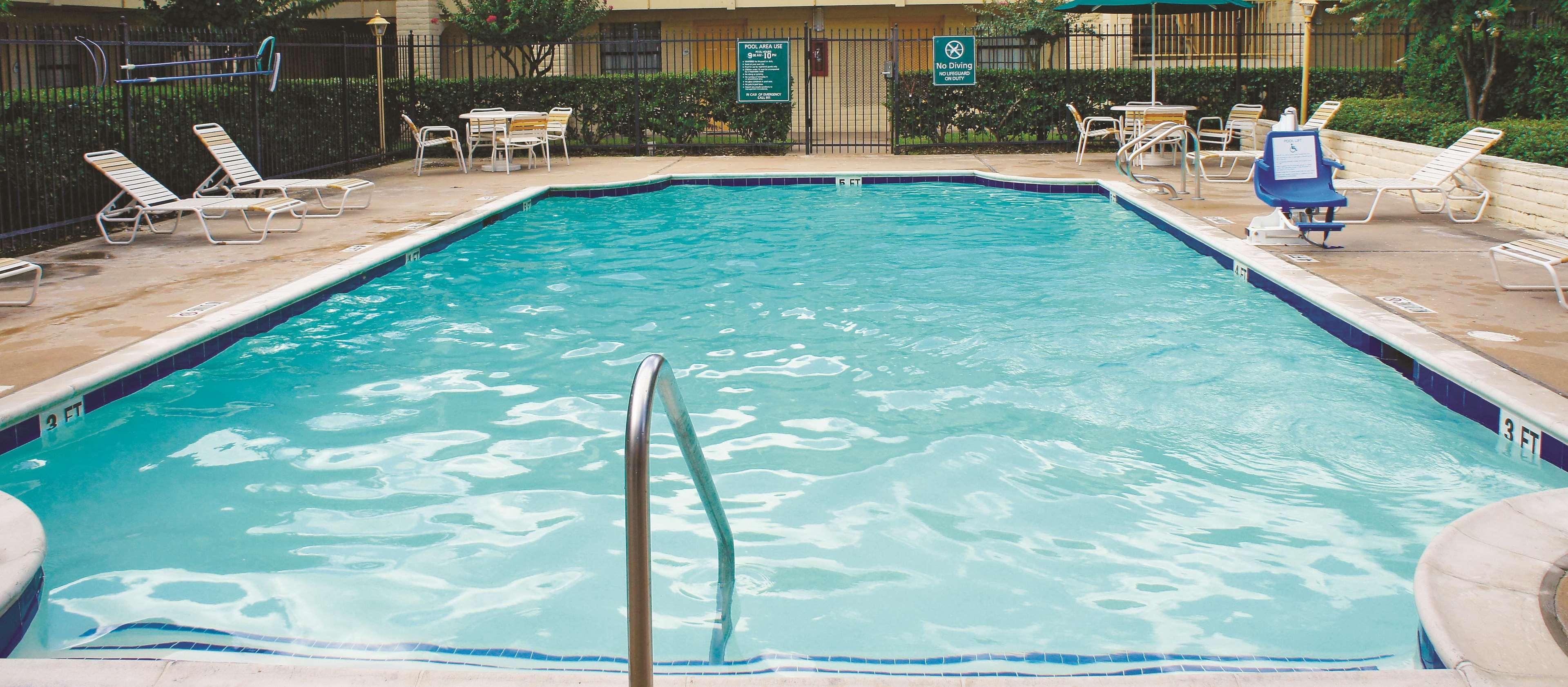 Baymont By Wyndham Houston La Porte Exterior foto